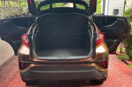 TOYOTA CHR for sale- Owner moving overseas