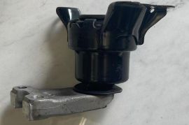 Honda Vezel Engine/Gel Mount (Genuine)