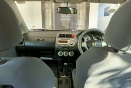 HONDA JAZZ 2005 MODEL MANUAL TRANSMISSION CAR